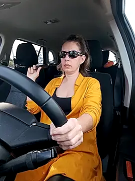 Snapshot of uber_babe chatting on 01-08-26, 10:39 uber babe online show from 01-08-26, 10:39