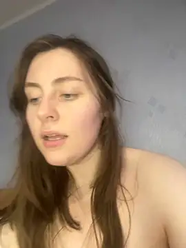 Snapshot of Topvi_ chatting on 12-20-24, 10:49 Topvi  online show from 12-20-24, 10:49