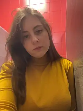 Snapshot of Topvi_ chatting on 12-27-24, 12:01 Topvi  online show from 12-27-24, 12:01