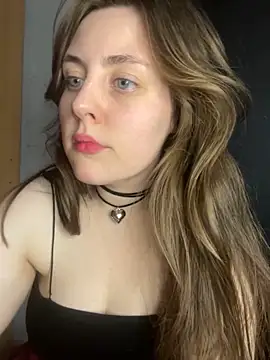 Snapshot of Topvi_ chatting on 02-26-25, 08:11 Topvi  online show from 02-26-25, 08:11