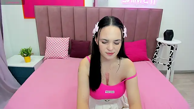 Snapshot of Selena_Cutiee chatting on 09-12-25, 01:17 Selena Cutiee online show from 09-12-25, 01:17