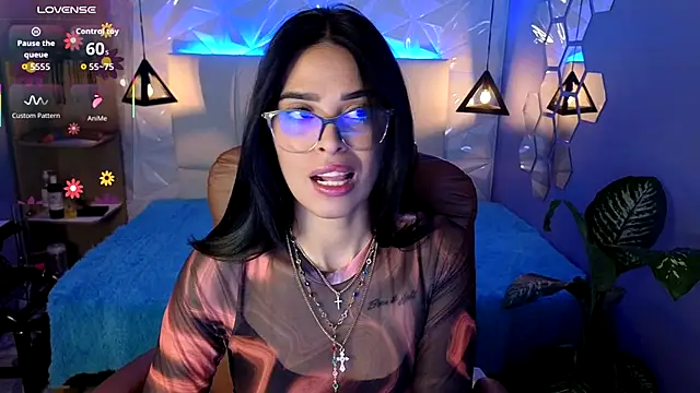 Snapshot of AlessiaVal_ chatting on 11-10-25, 02:05 AlessiaVal online show from 11-10-25, 02:05