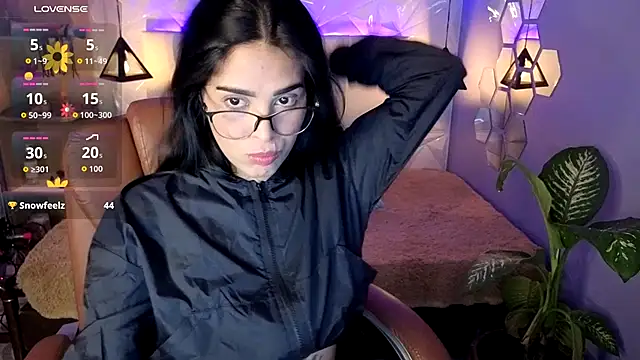 Snapshot of AlessiaVal_ chatting on 11-14-25, 03:22 AlessiaVal online show from 11-14-25, 03:22