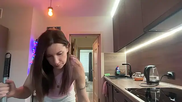 Snapshot of jainesummer chatting on 12-17-25, 07:47 jainesummer online show from 12-17-25, 07:47