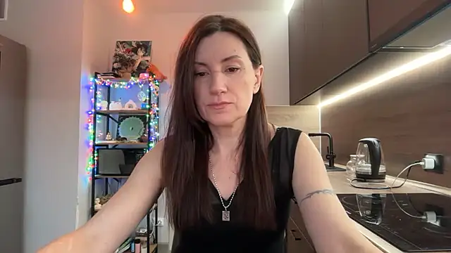 Snapshot of jainesummer chatting on 12-22-25, 08:11 jainesummer online show from 12-22-25, 08:11