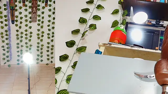 sharlotte funny online show from 04-20-26, 06:09