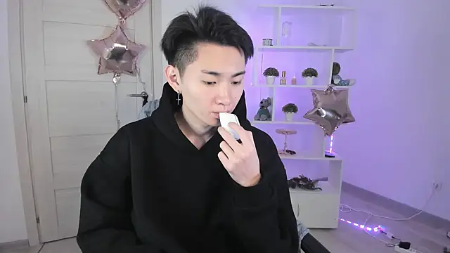 Snapshot of Miram_Yu chatting on 12-03-24, 05:09 Miram Yu online show from 12-03-24, 05:09