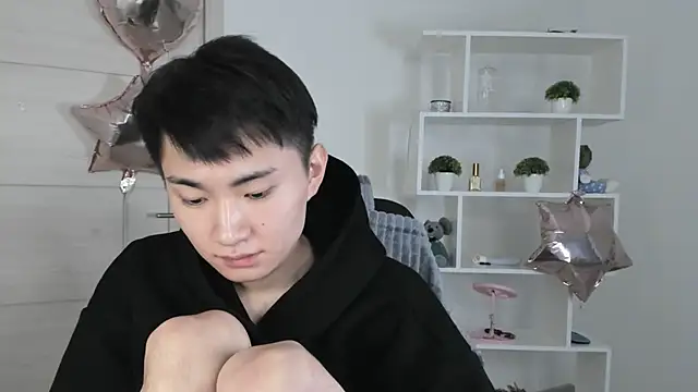 Snapshot of Miram_Yu chatting on 12-06-24, 12:05 Miram Yu online show from 12-06-24, 12:05