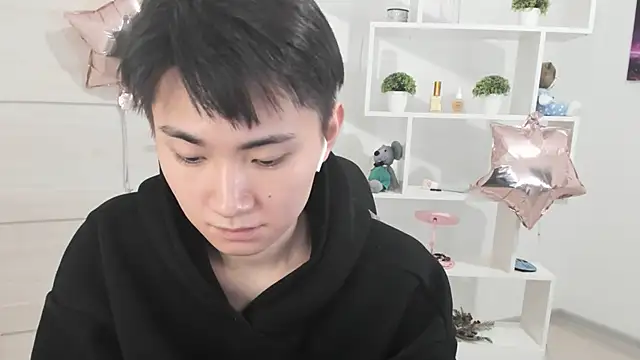 Snapshot of Miram_Yu chatting on 12-11-24, 12:12 Miram Yu online show from 12-11-24, 12:12