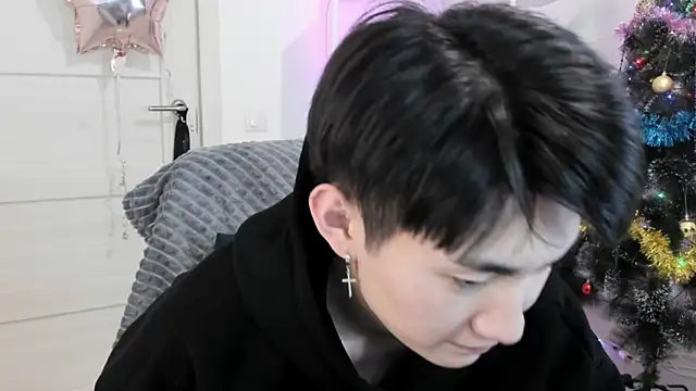 Snapshot of Miram_Yu chatting on 12-20-24, 02:41 Miram Yu online show from 12-20-24, 02:41