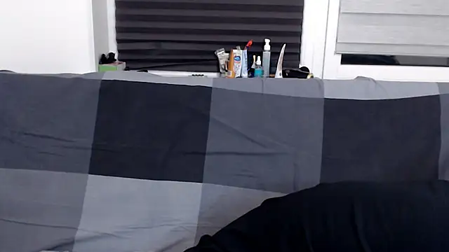 Snapshot of Miram_Yu chatting on 01-11-25, 08:32 Miram Yu online show from 01-11-25, 08:32