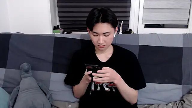 Snapshot of Miram_Yu chatting on 01-12-25, 09:08 Miram Yu online show from 01-12-25, 09:08