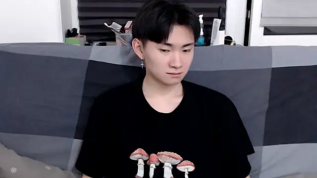 Snapshot of Miram_Yu chatting on 01-15-25, 08:16 Miram Yu online show from 01-15-25, 08:16