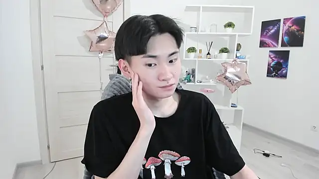 Snapshot of Miram_Yu chatting on 02-22-25, 09:15 Miram Yu online show from 02-22-25, 09:15