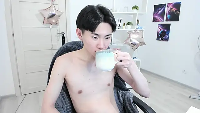 Snapshot of Miram_Yu chatting on 02-28-25, 04:10 Miram Yu online show from 02-28-25, 04:10