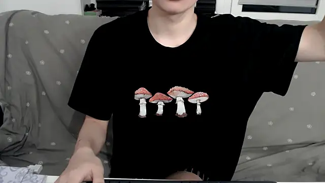 Snapshot of Miram_Yu chatting on 03-07-25, 10:10 Miram Yu online show from 03-07-25, 10:10