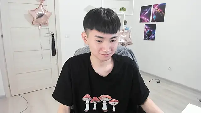 Snapshot of Miram_Yu chatting on 03-15-25, 06:43 Miram Yu online show from 03-15-25, 06:43