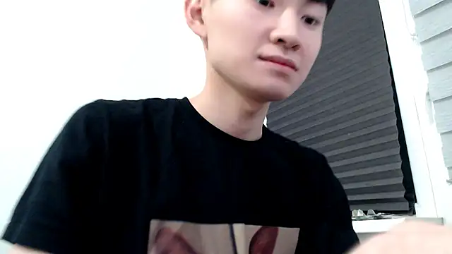 Snapshot of Miram_Yu chatting on 10-01-25, 06:03 Miram Yu online show from 10-01-25, 06:03