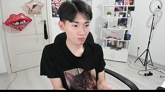 Snapshot of Miram_Yu chatting on 10-03-25, 09:23 Miram Yu online show from 10-03-25, 09:23