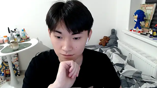 Snapshot of Miram_Yu chatting on 10-12-25, 04:00 Miram Yu online show from 10-12-25, 04:00