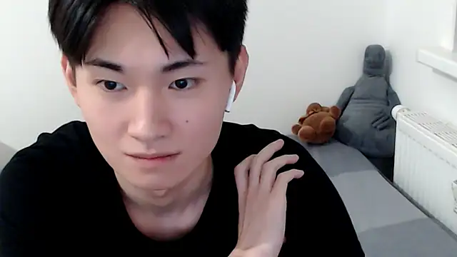 Snapshot of Miram_Yu chatting on 10-15-25, 03:06 Miram Yu online show from 10-15-25, 03:06