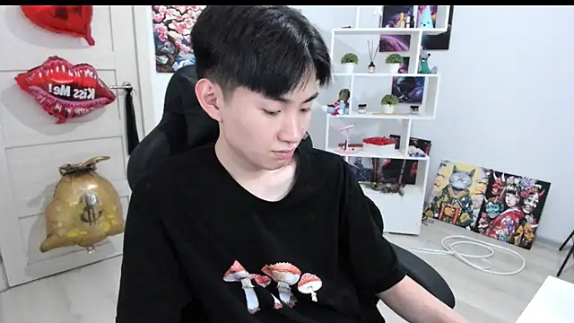 Snapshot of Miram_Yu chatting on 07-26-26, 03:47 Miram Yu online show from 07-26-26, 03:47