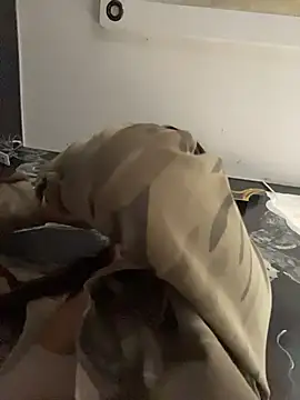 HannaRhodes online show from 10-17-25, 02:52