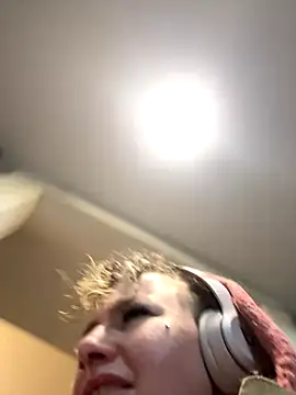 sluttysmiley online show from 12-14-25, 08:41