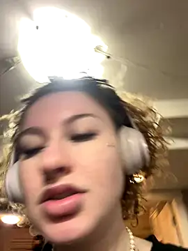 sluttysmiley online show from 12-17-25, 04:07