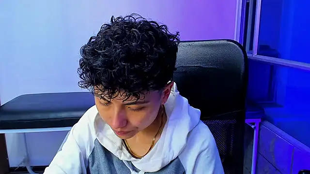 Snapshot of Im_Mathias chatting on 01-10-26, 04:25 Im Mathias online show from 01-10-26, 04:25