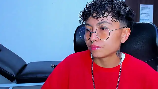 Snapshot of Im_Mathias chatting on 02-15-26, 03:03 Im Mathias online show from 02-15-26, 03:03