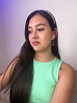 Snapshot of kanne_mia chatting on 02-27-25, 07:04 kanne mia online show from 02-27-25, 07:04