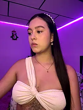 Snapshot of kanne_mia chatting on 10-15-25, 09:15 kanne mia online show from 10-15-25, 09:15