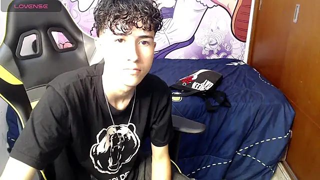 Snapshot of johnny_cagee chatting on 12-13-24, 03:38 johnny cagee online show from 12-13-24, 03:38