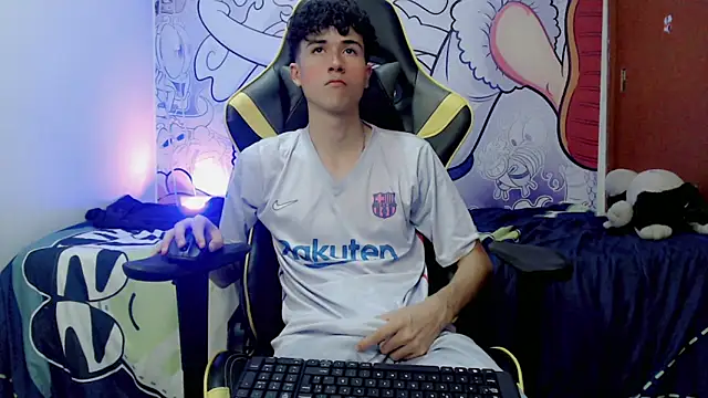 Snapshot of johnny_cagee chatting on 12-15-24, 09:35 johnny cagee online show from 12-15-24, 09:35