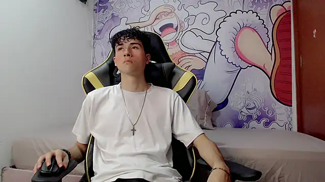 Snapshot of johnny_cagee chatting on 12-21-24, 04:19 johnny cagee online show from 12-21-24, 04:19