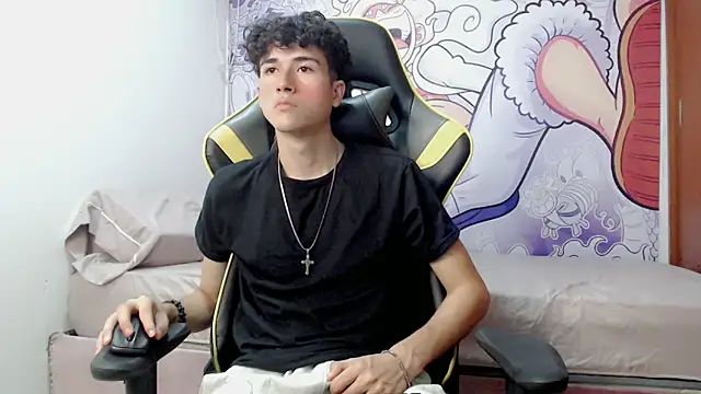 Snapshot of johnny_cagee chatting on 12-22-24, 06:49 johnny cagee online show from 12-22-24, 06:49