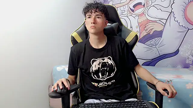 Snapshot of johnny_cagee chatting on 12-24-24, 07:06 johnny cagee online show from 12-24-24, 07:06