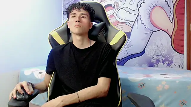 Snapshot of johnny_cagee chatting on 12-27-24, 07:18 johnny cagee online show from 12-27-24, 07:18