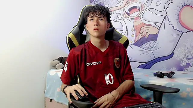 Snapshot of johnny_cagee chatting on 12-29-24, 07:17 johnny cagee online show from 12-29-24, 07:17