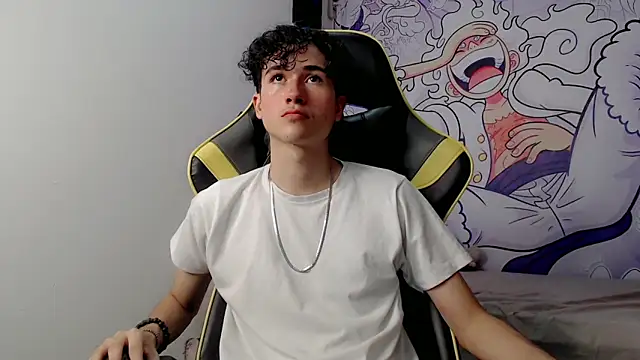 Snapshot of johnny_cagee chatting on 01-14-25, 07:27 johnny cagee online show from 01-14-25, 07:27