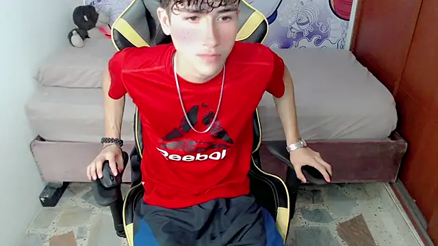 Snapshot of johnny_cagee chatting on 01-21-25, 04:21 johnny cagee online show from 01-21-25, 04:21