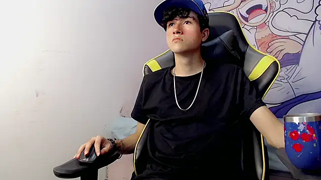 Snapshot of johnny_cagee chatting on 01-29-25, 04:05 johnny cagee online show from 01-29-25, 04:05