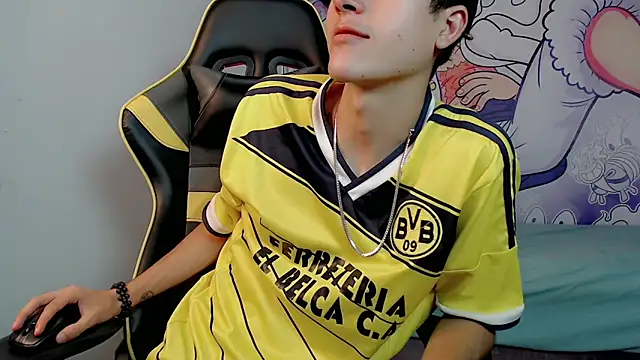 Snapshot of johnny_cagee chatting on 02-08-25, 06:54 johnny cagee online show from 02-08-25, 06:54