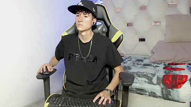 Snapshot of johnny_cagee chatting on 09-12-25, 06:57 johnny cagee online show from 09-12-25, 06:57