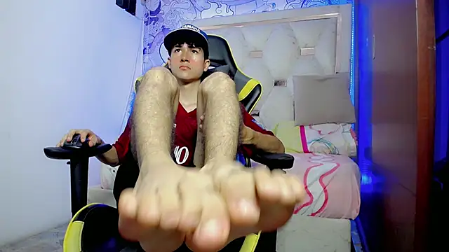 Snapshot of johnny_cagee chatting on 11-26-25, 04:24 johnny cagee online show from 11-26-25, 04:24