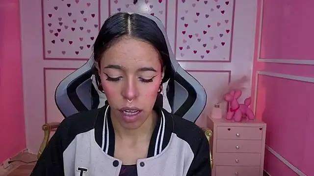 stephania t online show from 11-12-25, 11:43