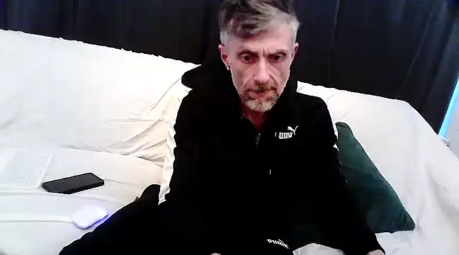 Snapshot of unclestefansdick chatting on 03-10-25, 07:10 unclestefansdick online show from 03-10-25, 07:10