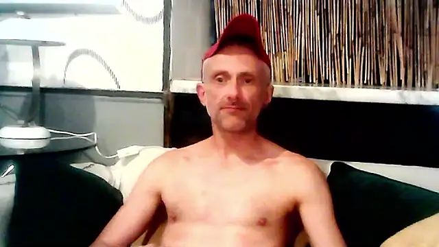 Snapshot of unclestefansdick chatting on 09-10-25, 08:03 unclestefansdick online show from 09-10-25, 08:03