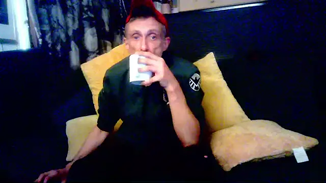 Snapshot of unclestefansdick chatting on 10-19-25, 02:23 unclestefansdick online show from 10-19-25, 02:23